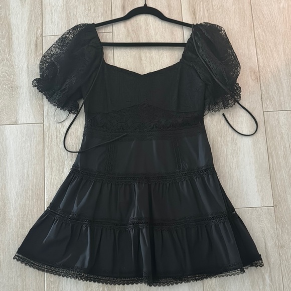 Lucy Paris Black Lace Puff Sleeve Dress - SIZE M - Picture 2 of 2